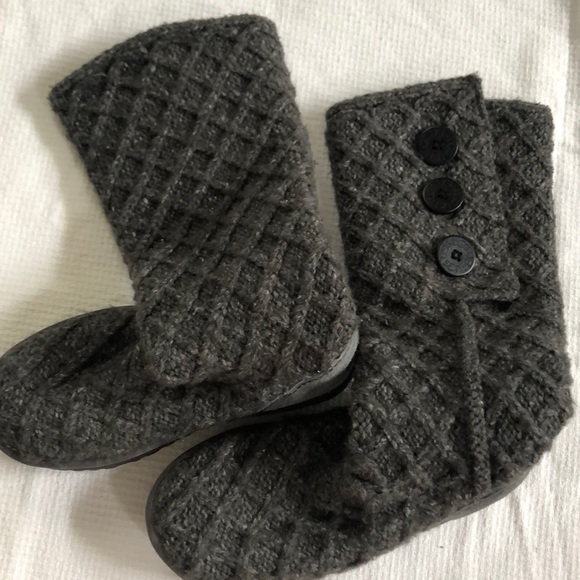 UGG Knitted Boots - Picture 4 of 5